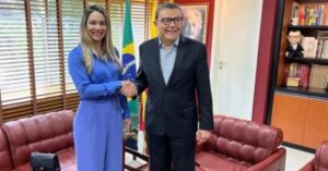 Senadora ameaça deixar partido caso comando fique com Brandão
