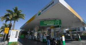 Petrobras anuncia redução de R$0,30 no preço do diesel