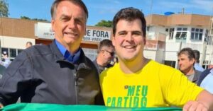 Aliado de Bolsonaro supera petista e lidera pesquisa em BH