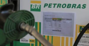 Gasolina no BR está 6% mais cara que no mercado internacional