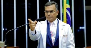 Deputado maranhense enquadra André Janones