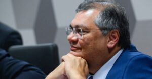 Flávio Dino deixa ministério ignorando mais de 45 convocações