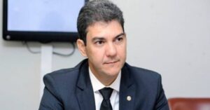 Braide evita falar sobre disputa judicial contra a Câmara de SLZ