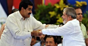 Lula não critica amigo ditador venezuelano por veto a opositora
