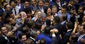 Deputados batem recorde de gasto com propaganda em 2023