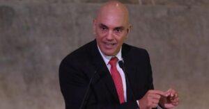 Alexandre de Moraes do TSE pretende bisbilhotar redes sociais