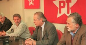 PT tenta recuperar biografia de nomes marcados por corrupção