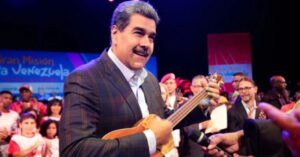 Maduro realiza live com perfis falsos em transmissão presidencial