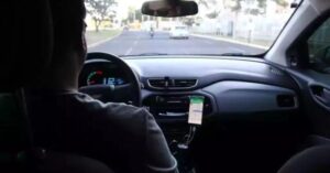 Quase metade dos motoristas de app se declaram de direita