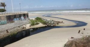 Todas as praias da Grande Ilha estão impróprias, praticamente