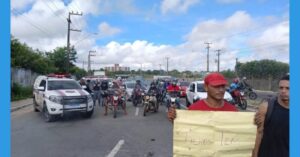 Protesto de moradores interdita rodovia estadual