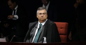 Dino pede destaque em ação que envolve bloqueio do WhatsApp