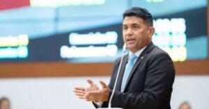Wellington vota contra aumento de salário de políticos no Maranhão