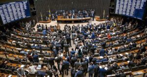 Câmara aprova urgência de PL que equipara aborto ao homicídio