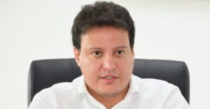 Felipe Camarão deixa comando da Secretaria de Educação do MA