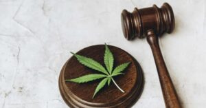 STF retoma julgamento sobre descriminalização da maconha