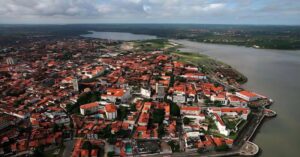 Aumento do nível do mar ameaça bairros em São Luís