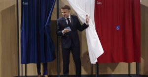 Esquerda vence eleições na França, mas sem maioria