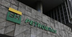 Petrobras anuncia alta nos preços da gasolina e gás de cozinha