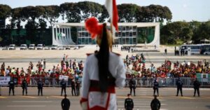 Movimentos indígenas protestam contra governo Lula e STF