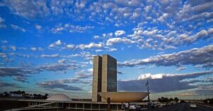 Congresso vai liberar parlamentares para fazer campanha eleitoral