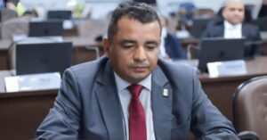 Polícia prende suspeitos de roubo à residência de vereador