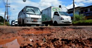 Motoristas enfrentam transtornos devido a buracos na MA-201