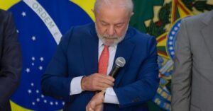 TCU livra Lula de devolver relógio de R$ 60 mil