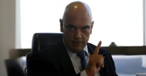 Partido Novo apresenta notícia-crime contra Moraes na PGR
