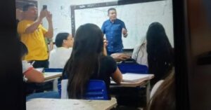 Condenado por estupro é acusado por campanha em escola