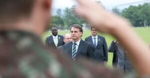 Candidaturas militares aumentam 70% em duas décadas
