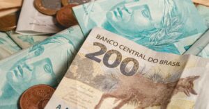 Milionários brasileiros guardam R$ 58 bilhões na poupança