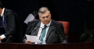 Dino prorroga prazo para identificar autores de emendas