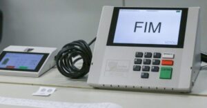 Empresa tem 12 pesquisas eleitorais suspensas pela Justiça