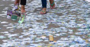 Candidatos têm até 22h deste sábado para campanhas de rua
