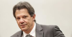 Fernando Haddad é vaiado em evento do setor de seguros