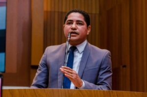 “Insistir no ENEM é prejuízo sem precedentes para estudantes”, afirma Zé Inácio