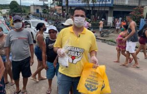 Fábio Macedo distribui kits de higiene na feira de São José de Ribamar…
