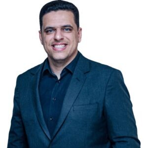 Governador de MG pede voto a candidato do Novo no Maranhão