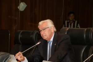 Alema: Arnaldo Melo sai da disputa e PP fecha questão em Iracema Vale
