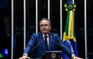 Roberto Rocha se despede do Senado Federal