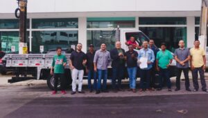 Deputado Zé Inácio doa caminhão para ajudar no escoamento da produção agrícola em Penalva