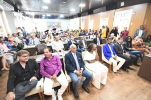 Câmara reúne ex-presidentes em homenagem a ex-diretores de Comunicação da Casa