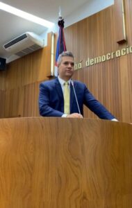 Neto Evangelista culpa Braide por greve de ônibus