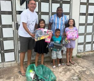 Naldir Lopes leva brinquedos e alegria para crianças maranhenses