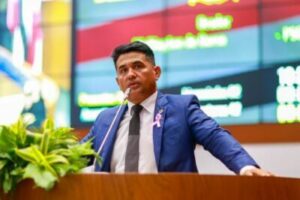 Wellington denuncia suspensão de atendimento a crianças autistas e solicita ação do Procon
