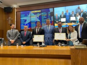 Defensores Gabriel Furtado e Alberto Bastos recebem títulos de cidadãos do MA