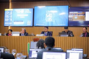 Câmara de SLZ inicia implantação de ponto eletrônico, proposta de Ribeiro Neto