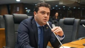 Leandro Bello reconhece importância do MST e vota a favor de homenagem ao Movimento na Assembleia