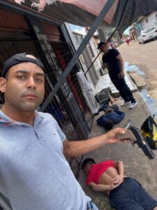 Policiais de folga frustram assalto e apreendem arma na Vila Operária